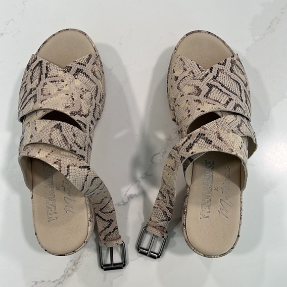 Amuse Society x Matisse Snakeskin Platform Sandals - Picture 6 of 6